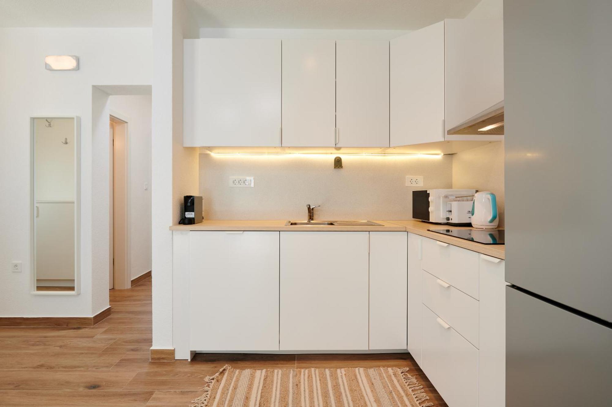 Nela & Sara - 2 Apartments With Heated Swimming Pool Seget Vranjica Bagian luar foto